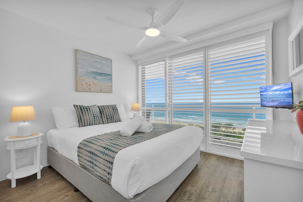 2 Bedrooms, Queen and Twin Beds, Ocean View, Tower One