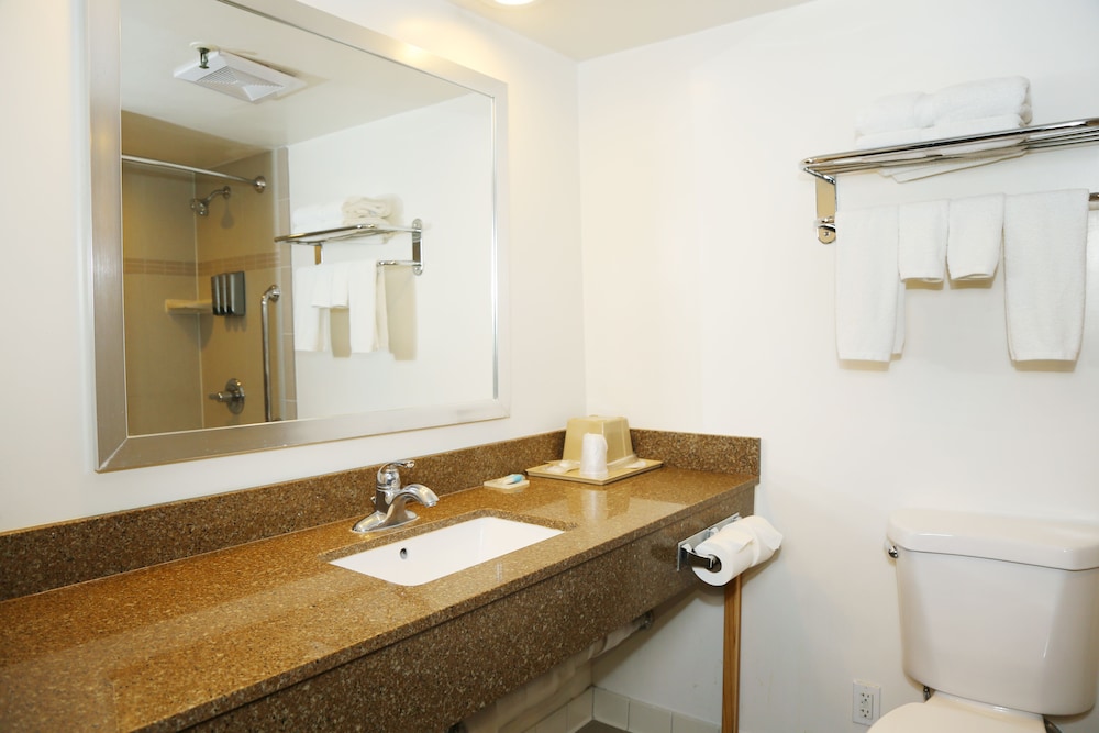 Alhambra Hotel 50/50