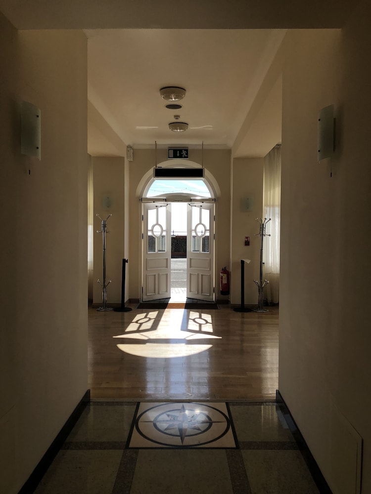 Eastbourne Riviera Hotel 13/64