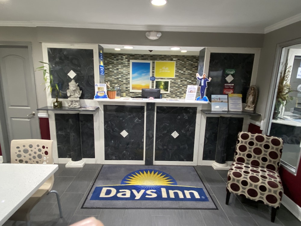 Days Inn by Wyndham Forest 14/40
