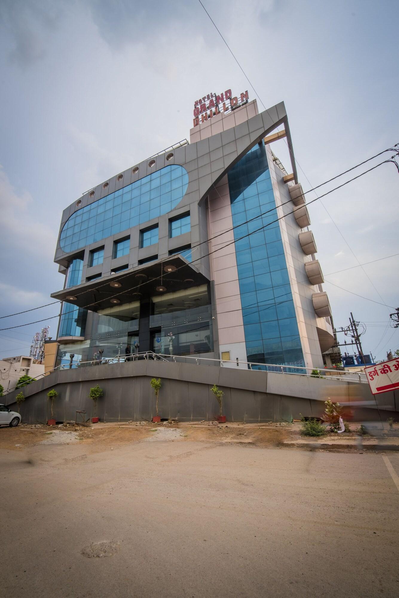 HOTEL GRAND DHILLON 1/31