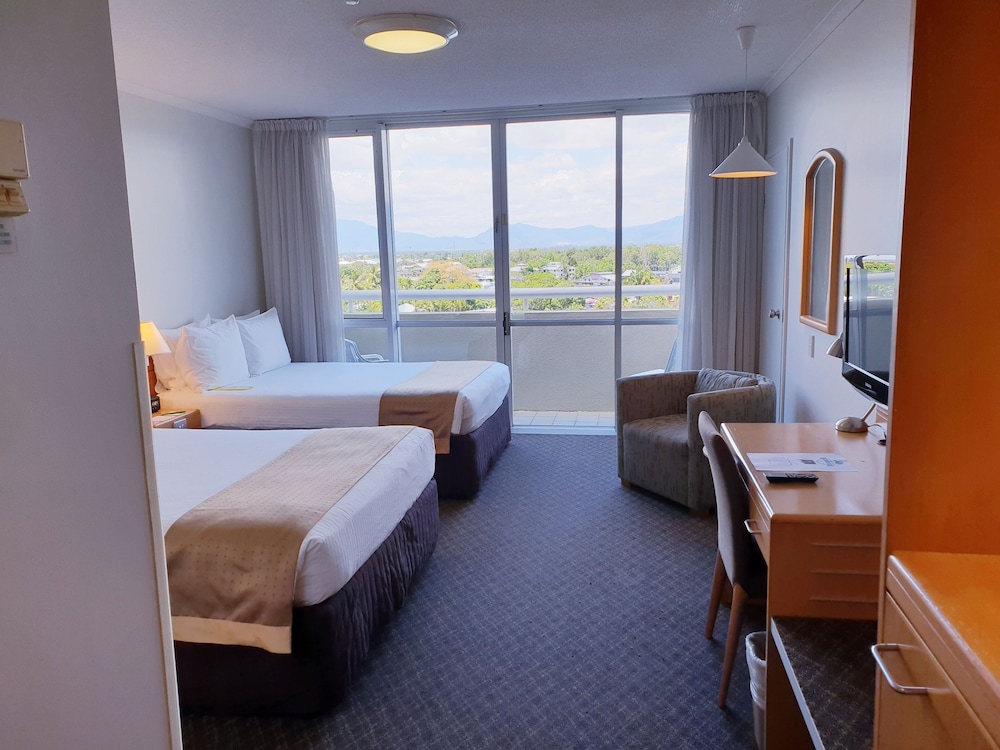 Cairns Harbourside Hotel 27/60