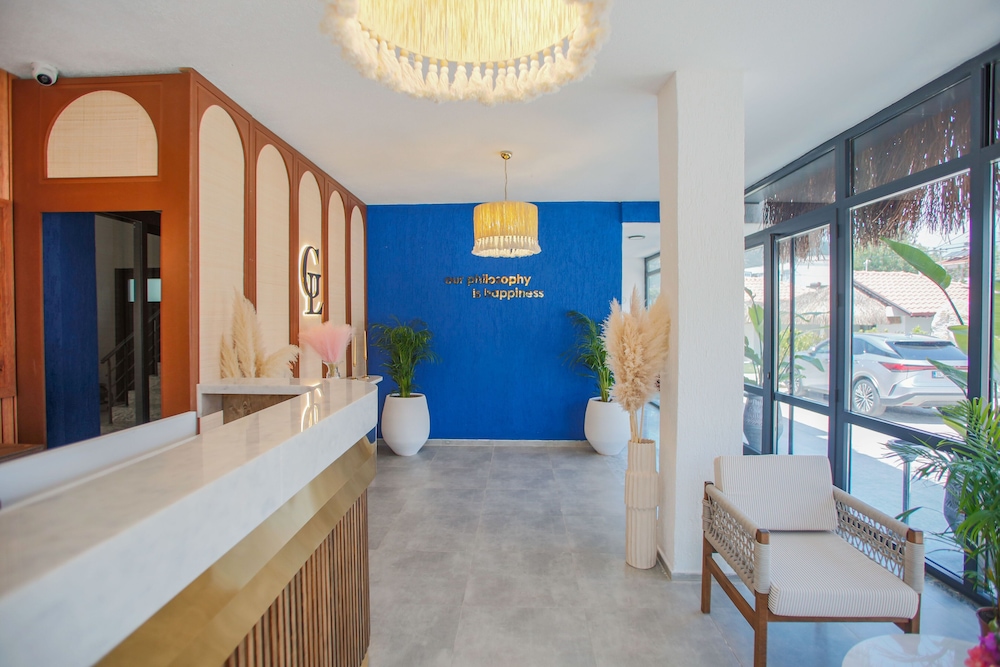 Glenn Hotel Beach 6/50