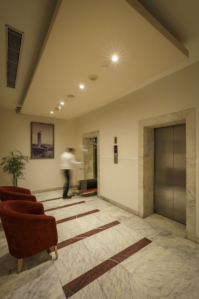 CASPIA HOTEL NEW DELHI SHALIMAR BAGH 10/67
