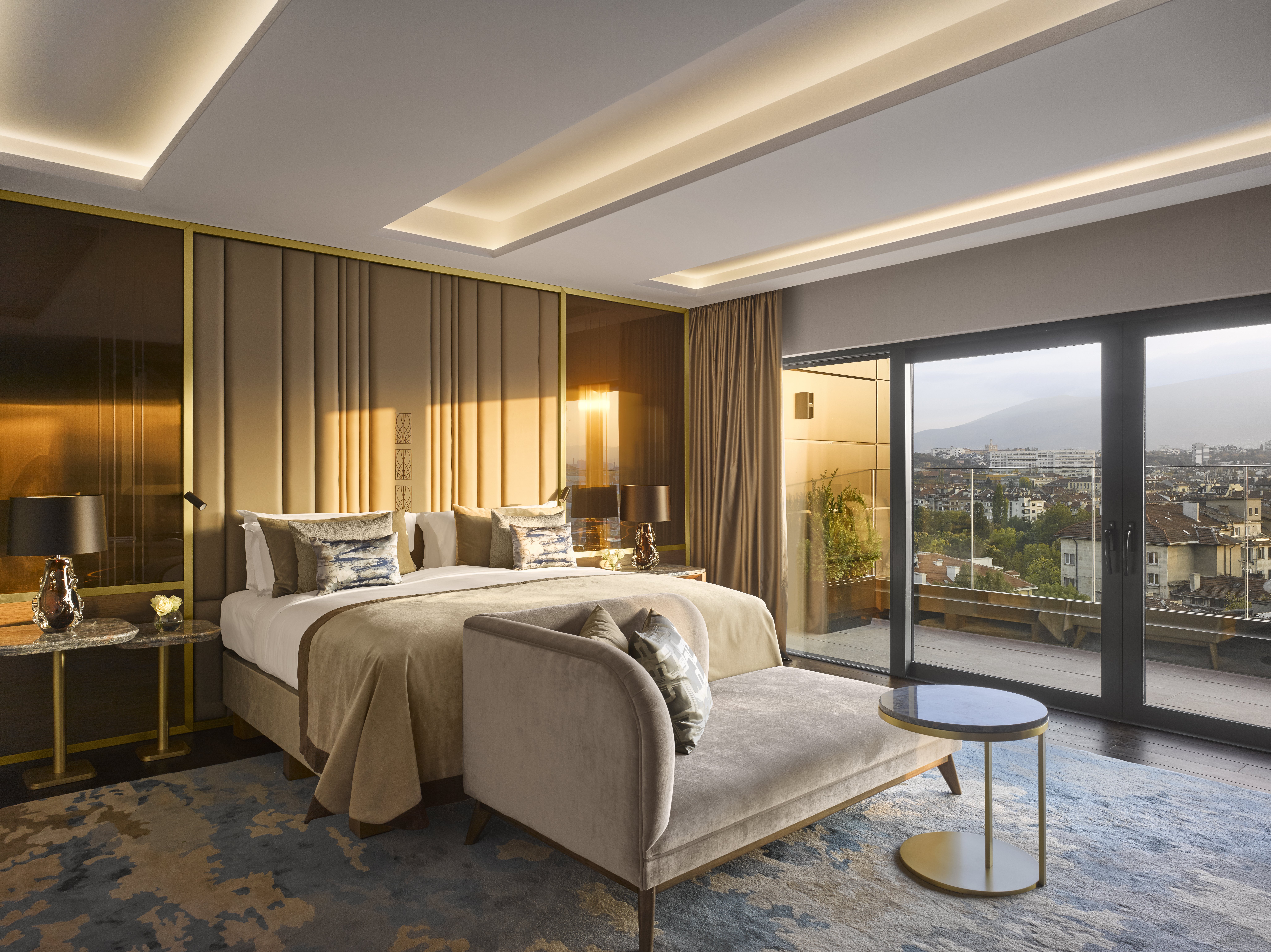 Intercontinental Sofia 22/77