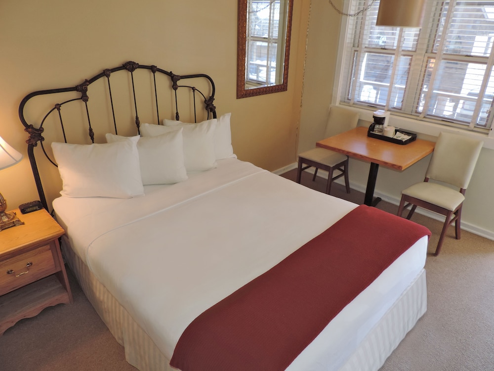 Victorian Inn 23/44