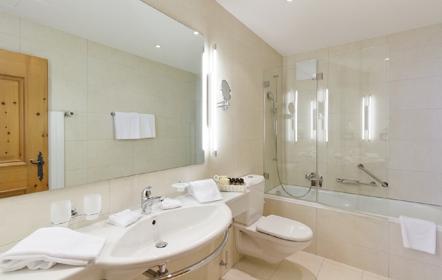 غرفة قياسية بسرير كينج، Art Boutique Hotel Monopol 2/2