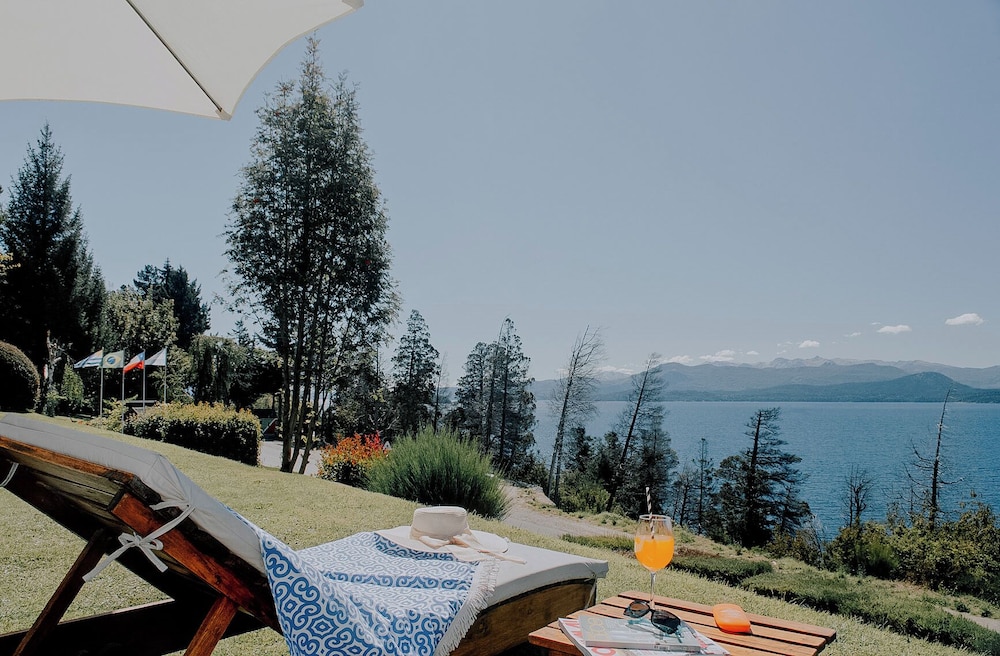 PAILAHUE LODGE & CABANAS 45/80