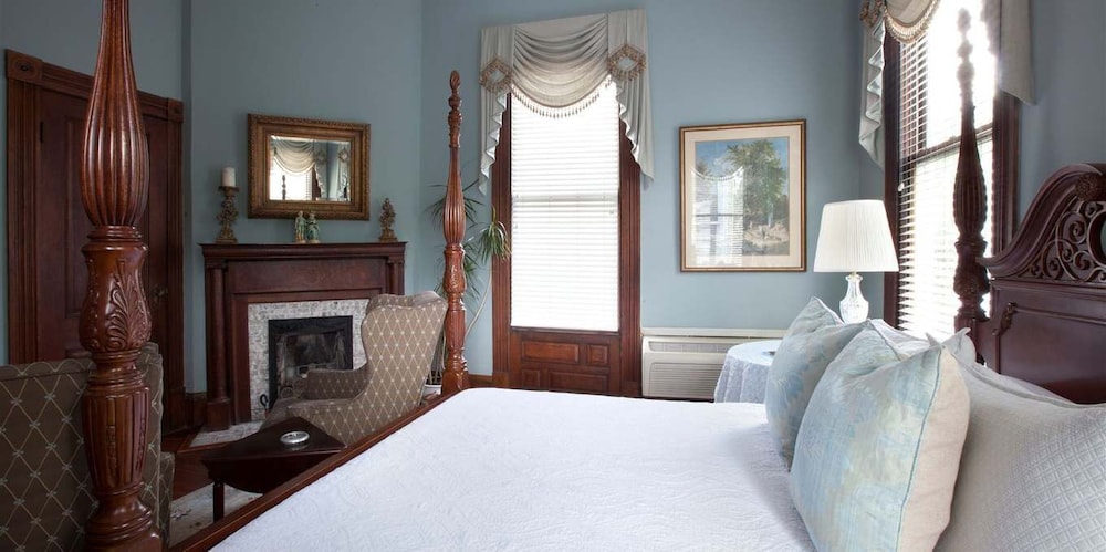 Forsyth Park Inn 10/50