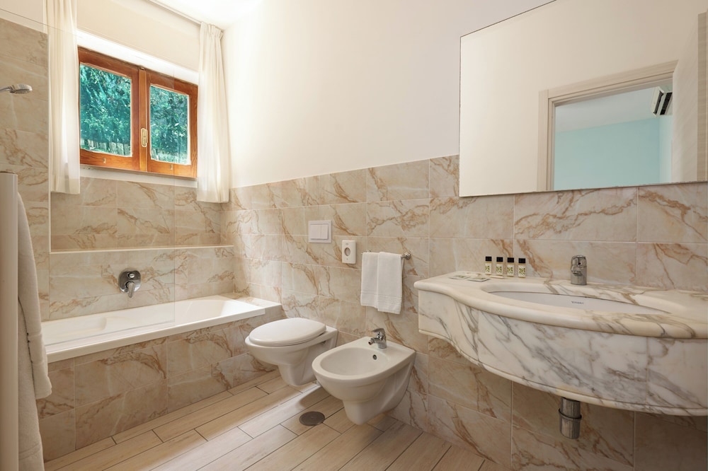 Sea Breeze Residence 31/32