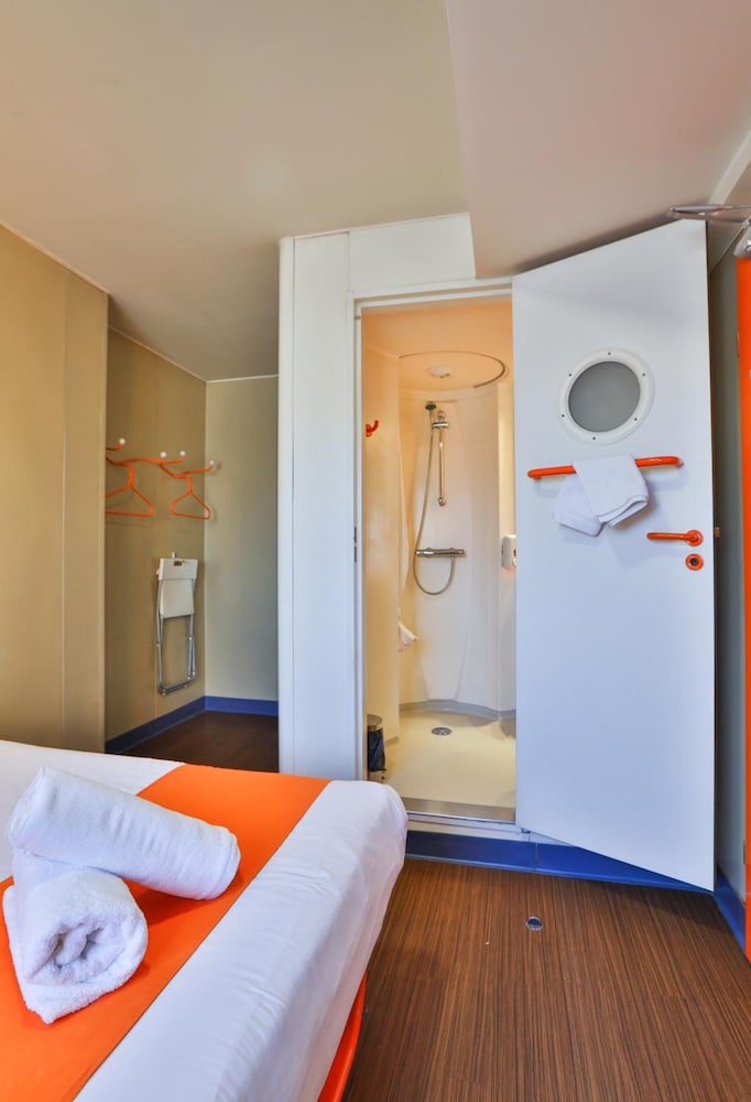 easyHotel Sofia 12/30