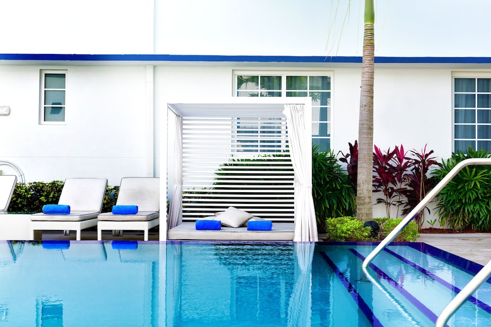 swimming pool spa