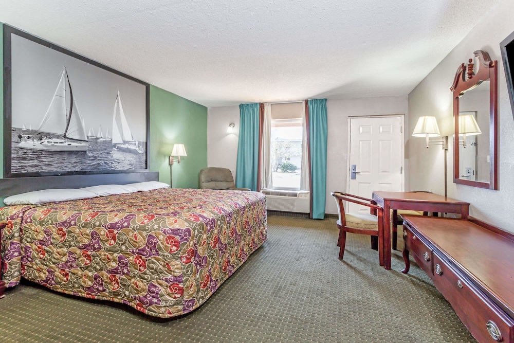Super 8 By Wyndham Marianna 6/19