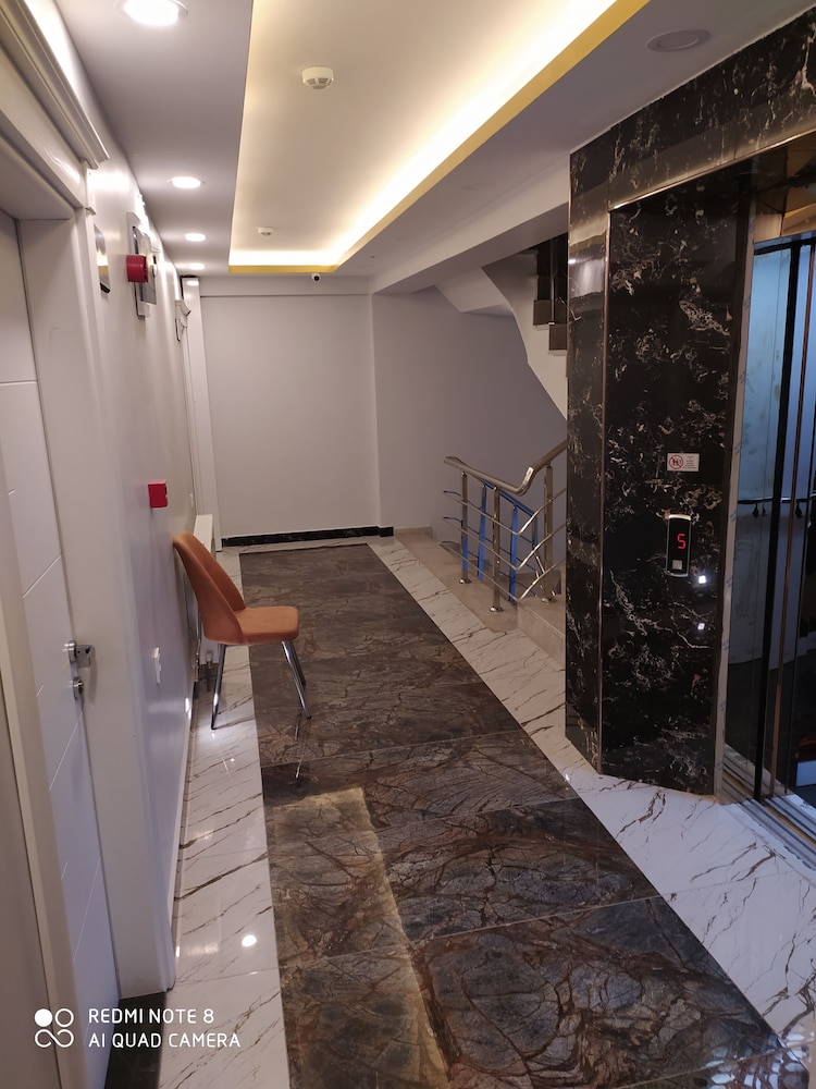 Akdeniz Van Otel 25/28