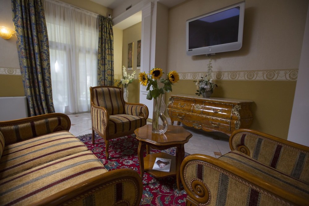 Tyl Hotel 27/39