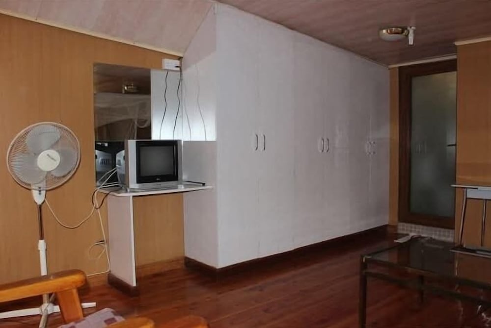 Classic Guest Home 5/50
