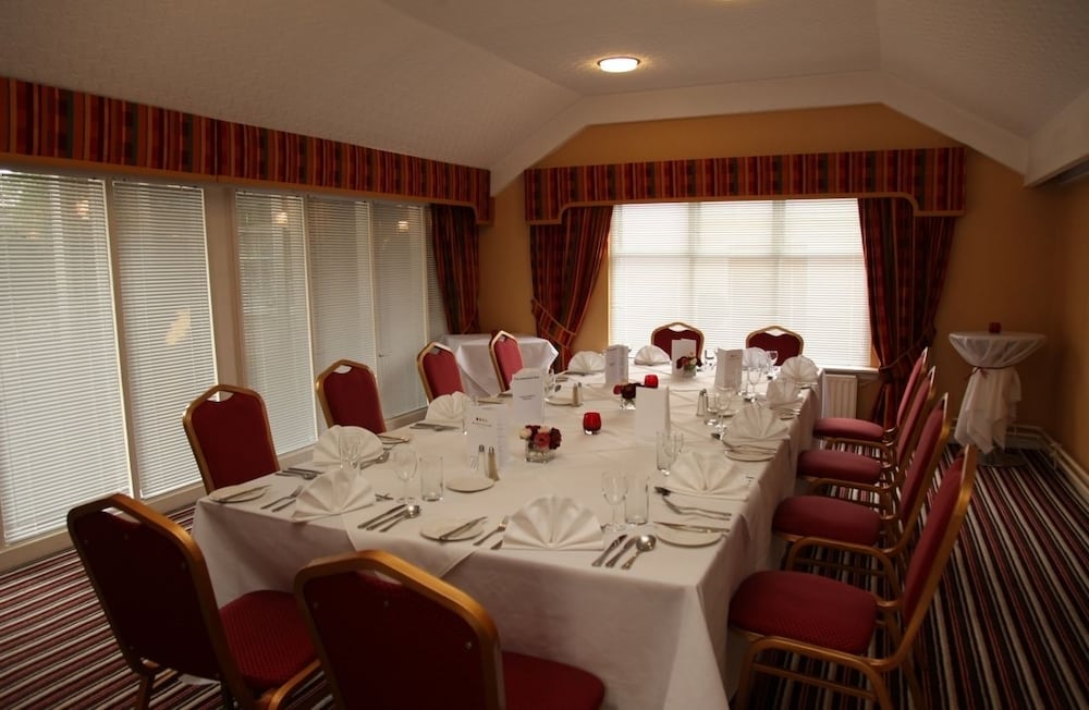 Abbotsford Hotel 17/26