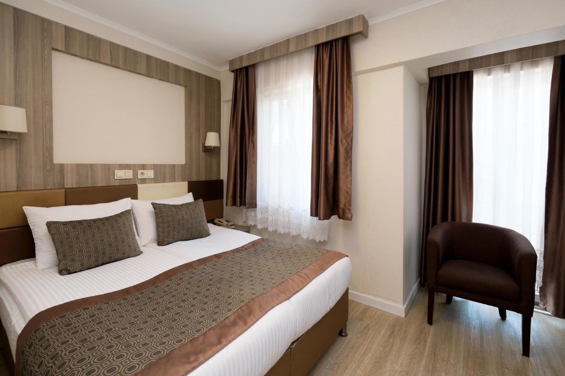 غرفة بسرير مزدوج، Pera Arya Hotel 6/10