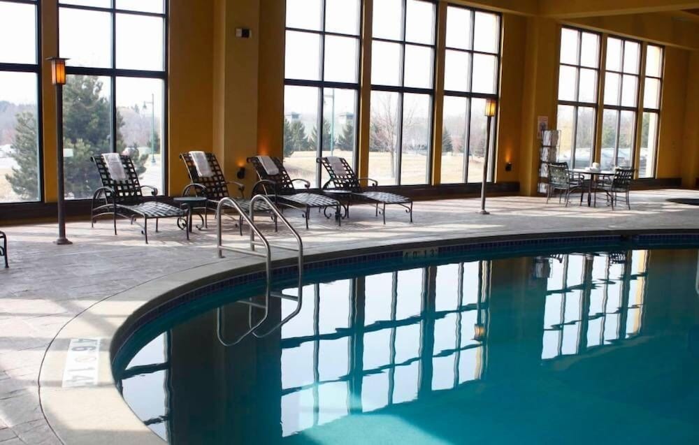 Holiday Inn Pewaukee-Milwaukee West 5/31
