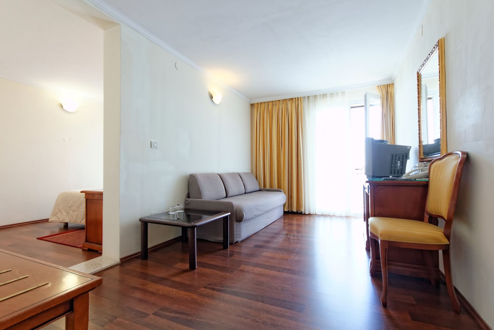 All Inclusive Hotel Val 24/50