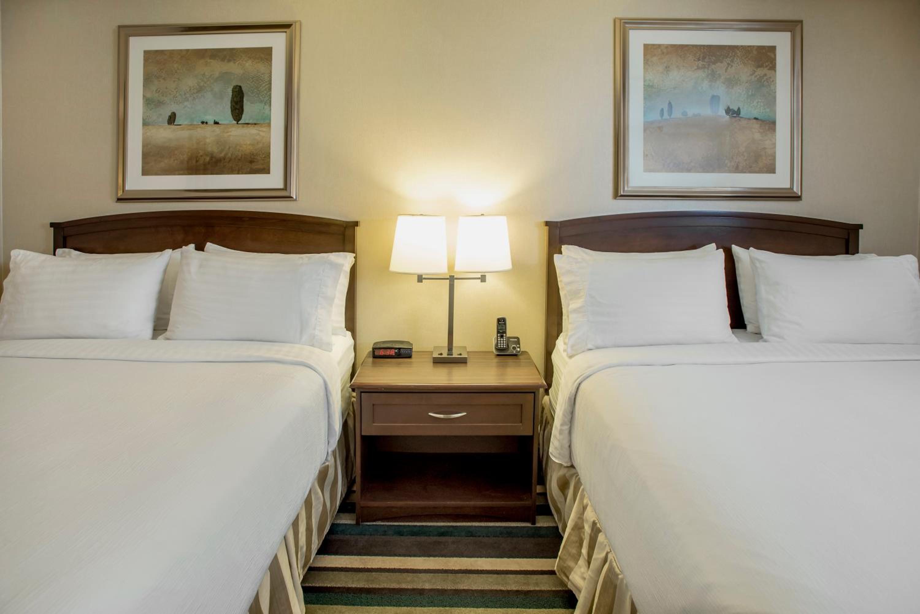 غرفة بسريرين، Holiday Inn Conference Ctr Edmonton South 3/9