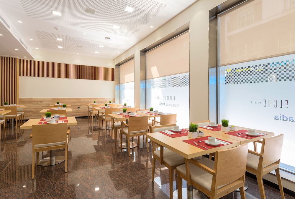 Hotel Elche Centro Affiliated By Melia 39/54