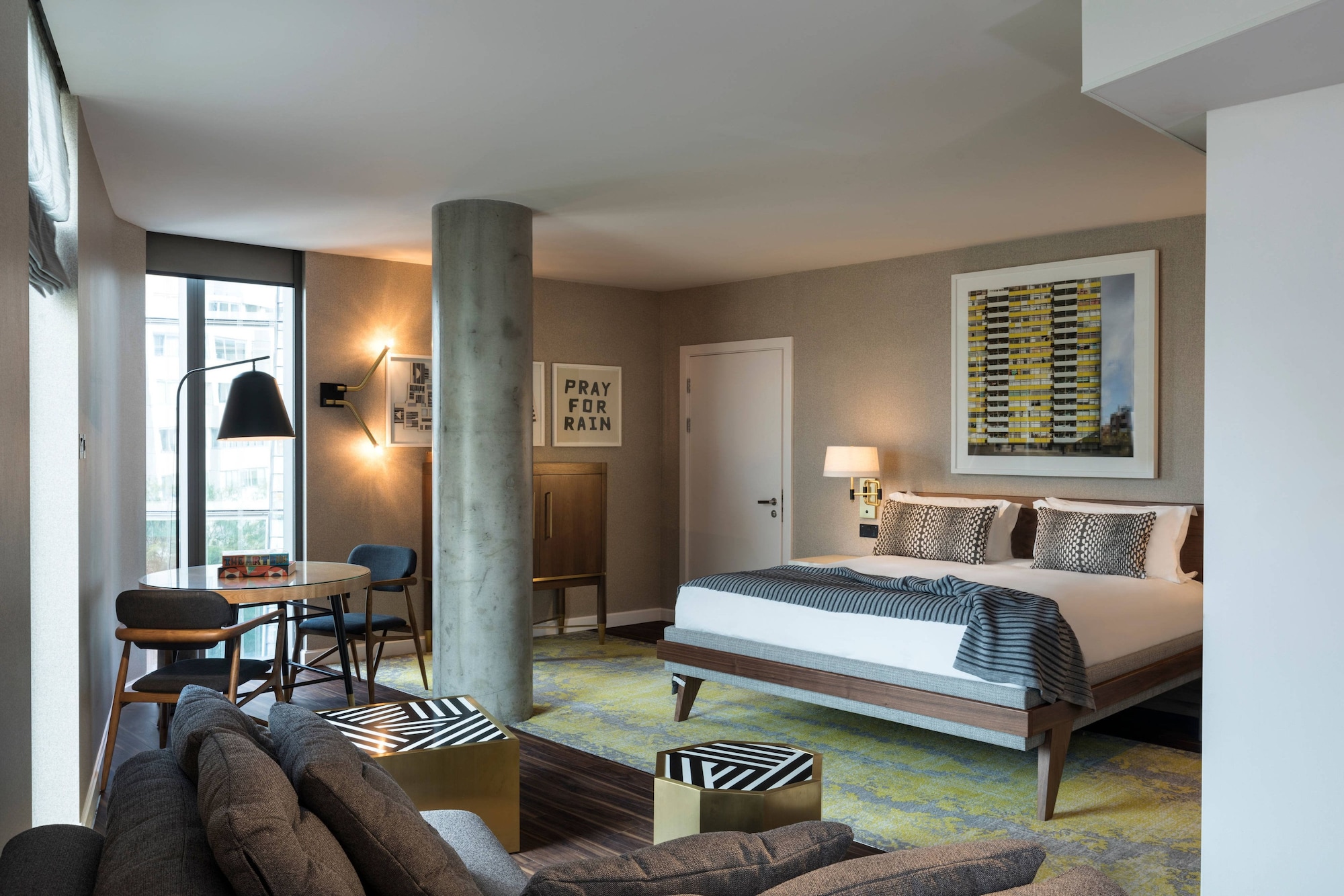 ARTIST, SUITE, KING BED