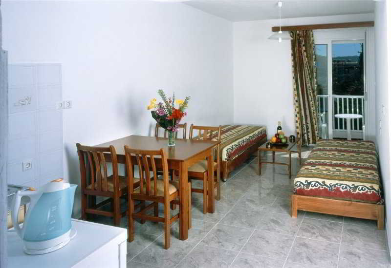 studio for single use 1 pax (one room)
