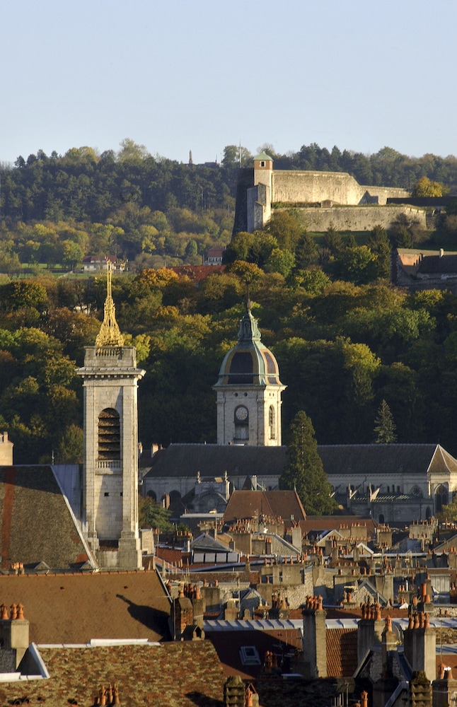 Ibis Besancon La City 71/74