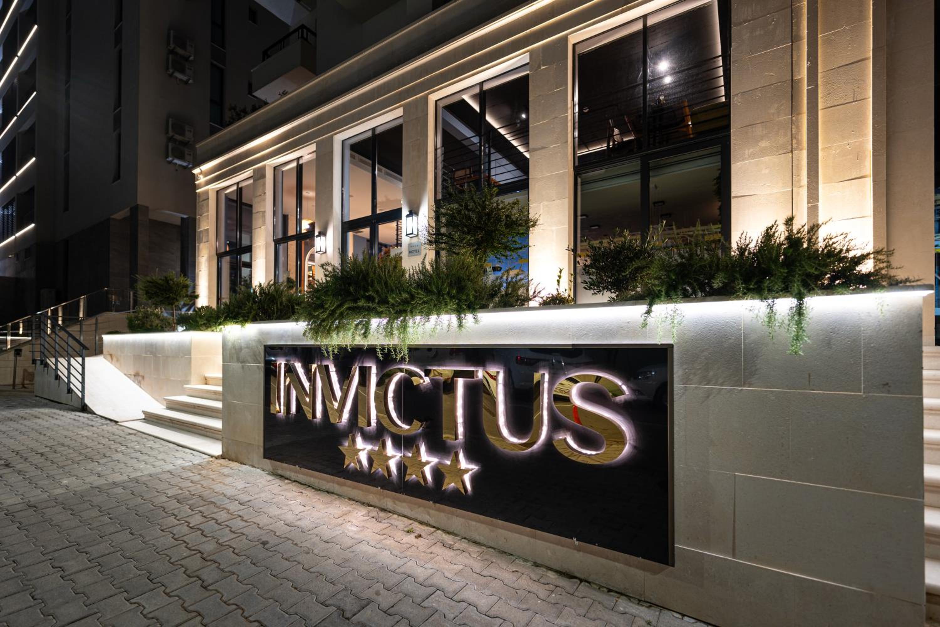 Invictus Hotel 1/28