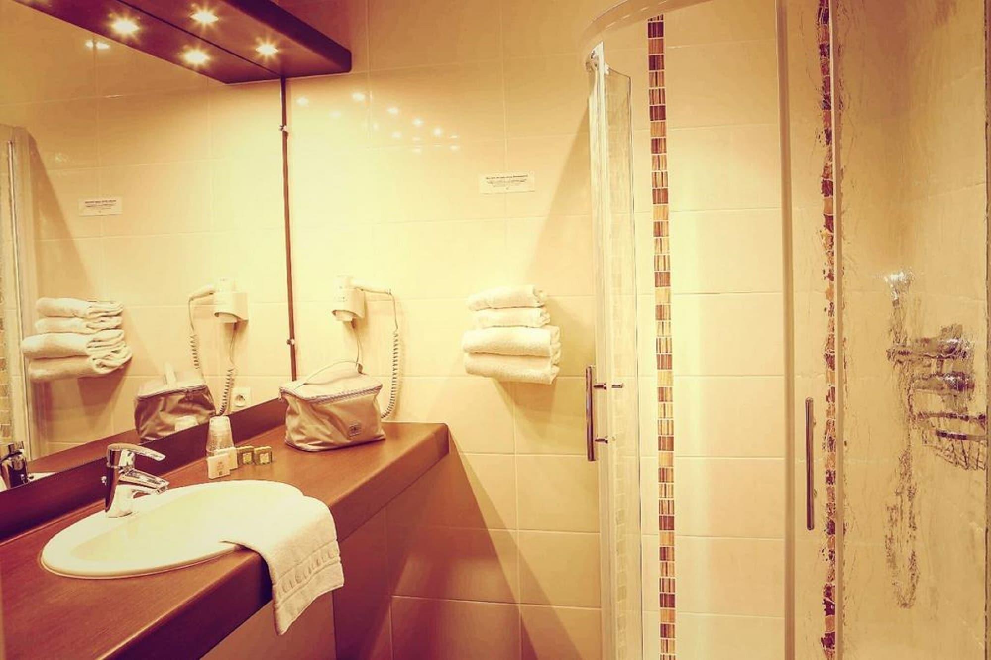 HOTEL ALOE REST. L'ORCHIDEE 48/50