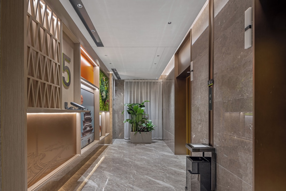 Rezen Longuu Hotel (Guangzhou Baiyun Airport Cultural Tourism City) 6/50