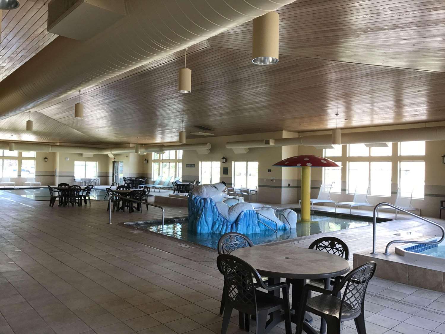 Country Inn and Suites by Radisson, Grand Forks, ND 8/15