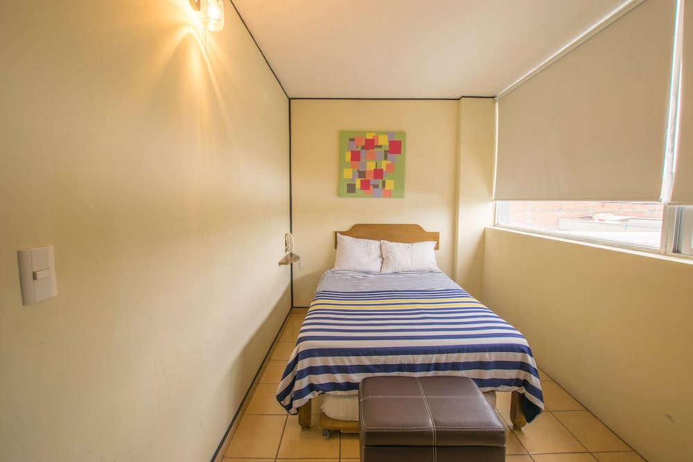 Hotel Mateos 1215 14/42