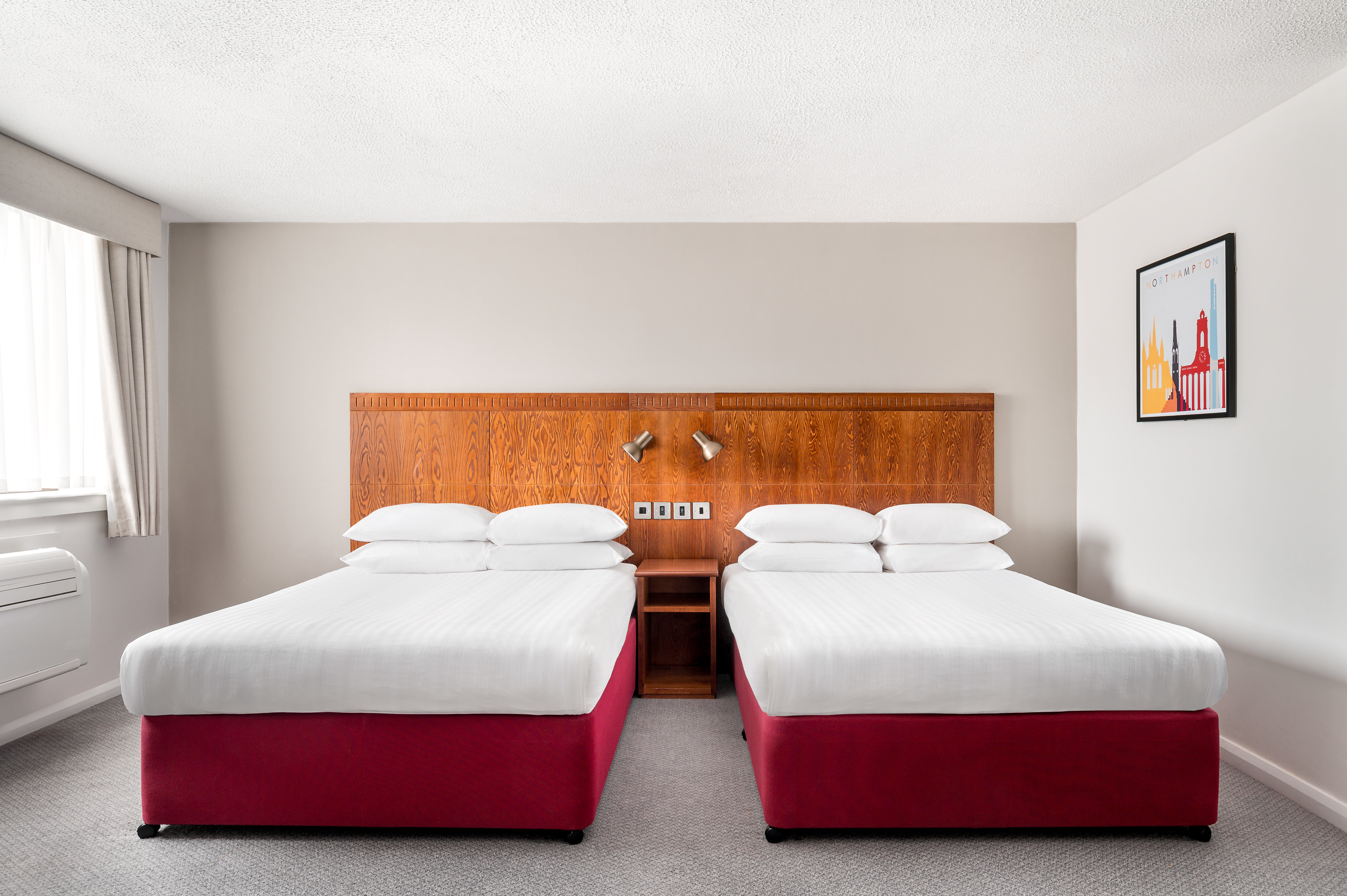 HOLIDAY INN NORTHAMPTON 8/50
