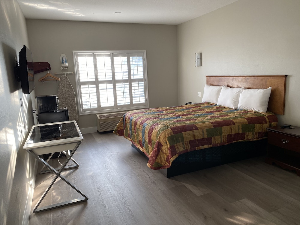 Guesthouse Inn Suites 24/63