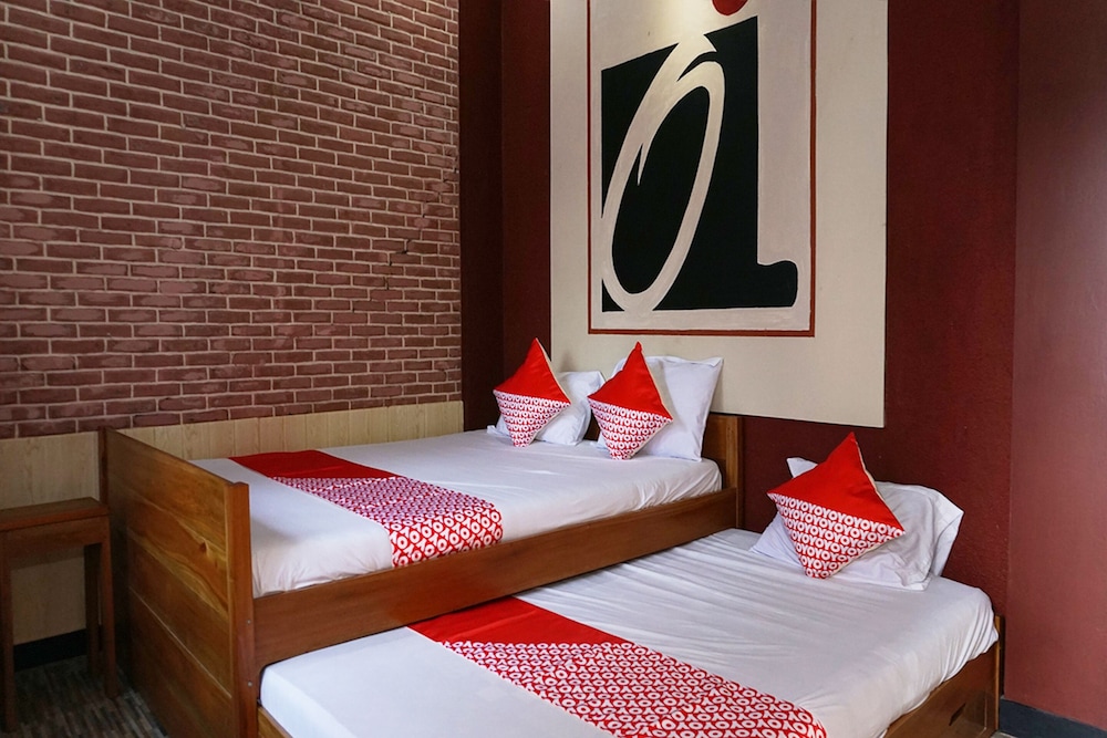 OYO 2860 The Castury Homestay Syariah 4/23