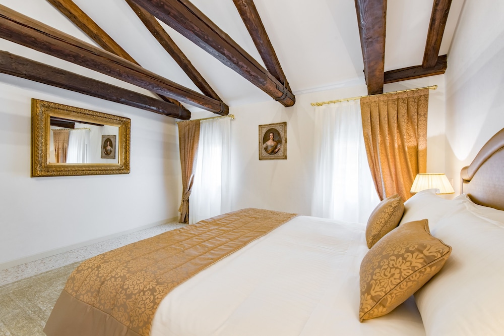 San Teodoro Palace 13/66
