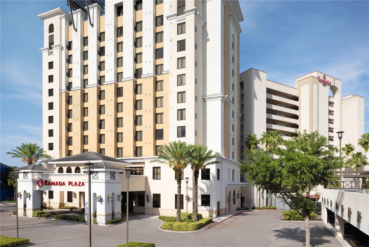 Ramada Plaza by Wyndham Orlando Resort & Suites Intl Drive 17/22