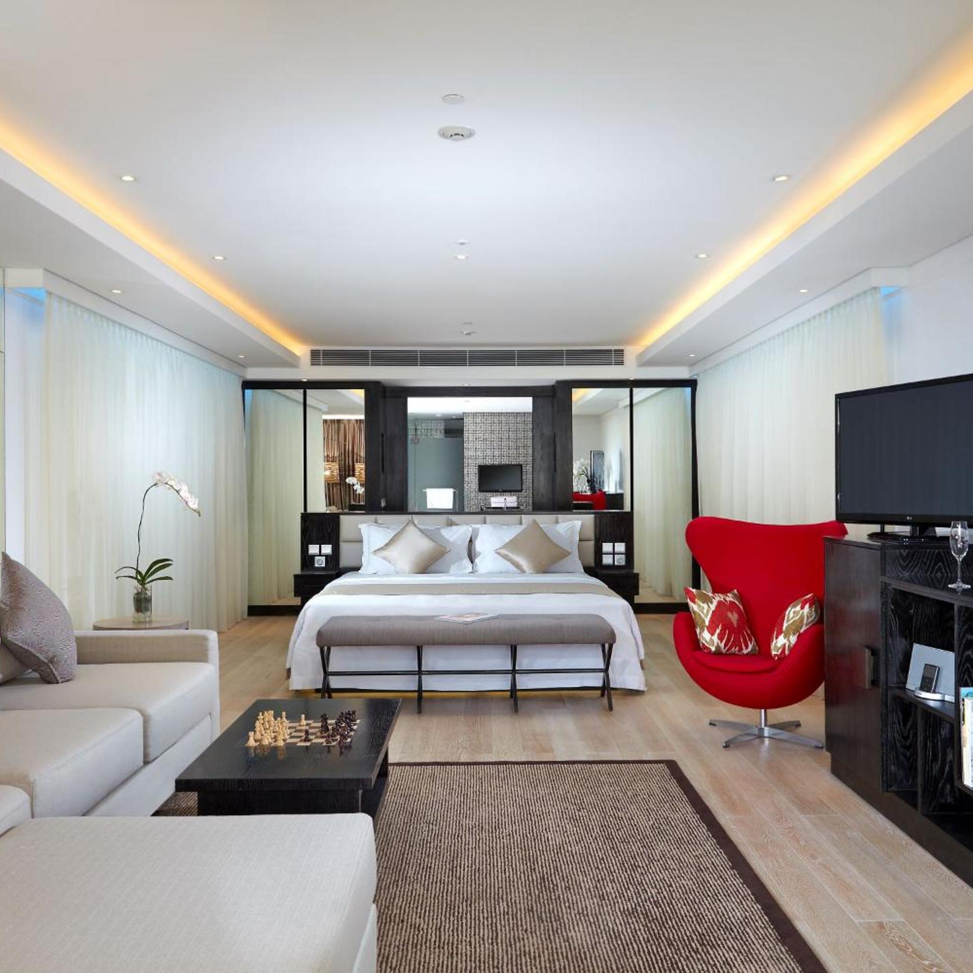 جناح ديلوكس بسرير كينج بإطلالة على البحر، Double-Six Luxury Hotel Seminyak 2/3