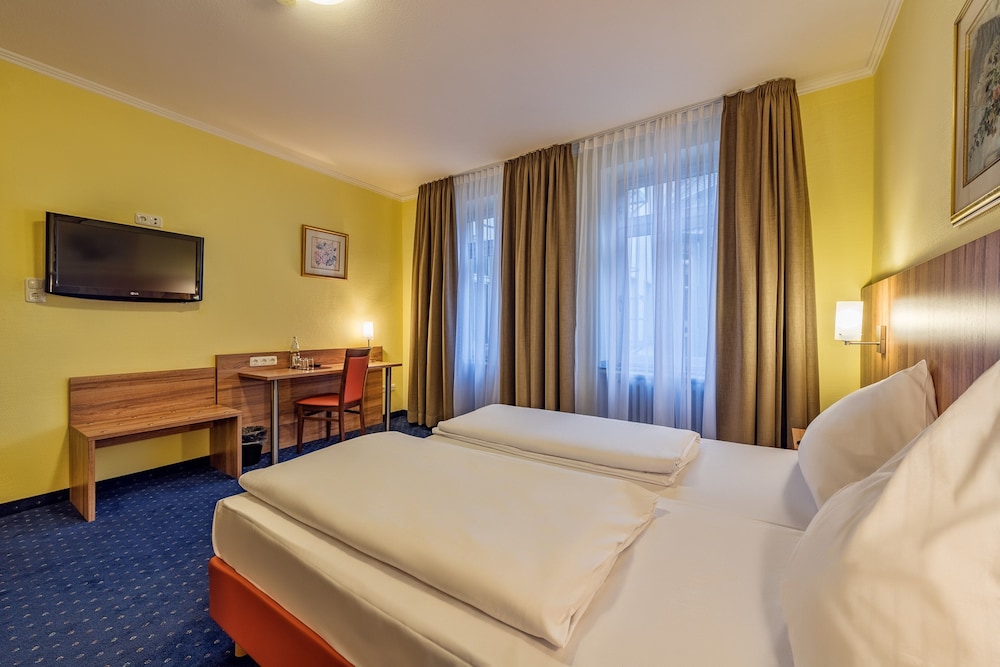 Windsor Hotel 23/49