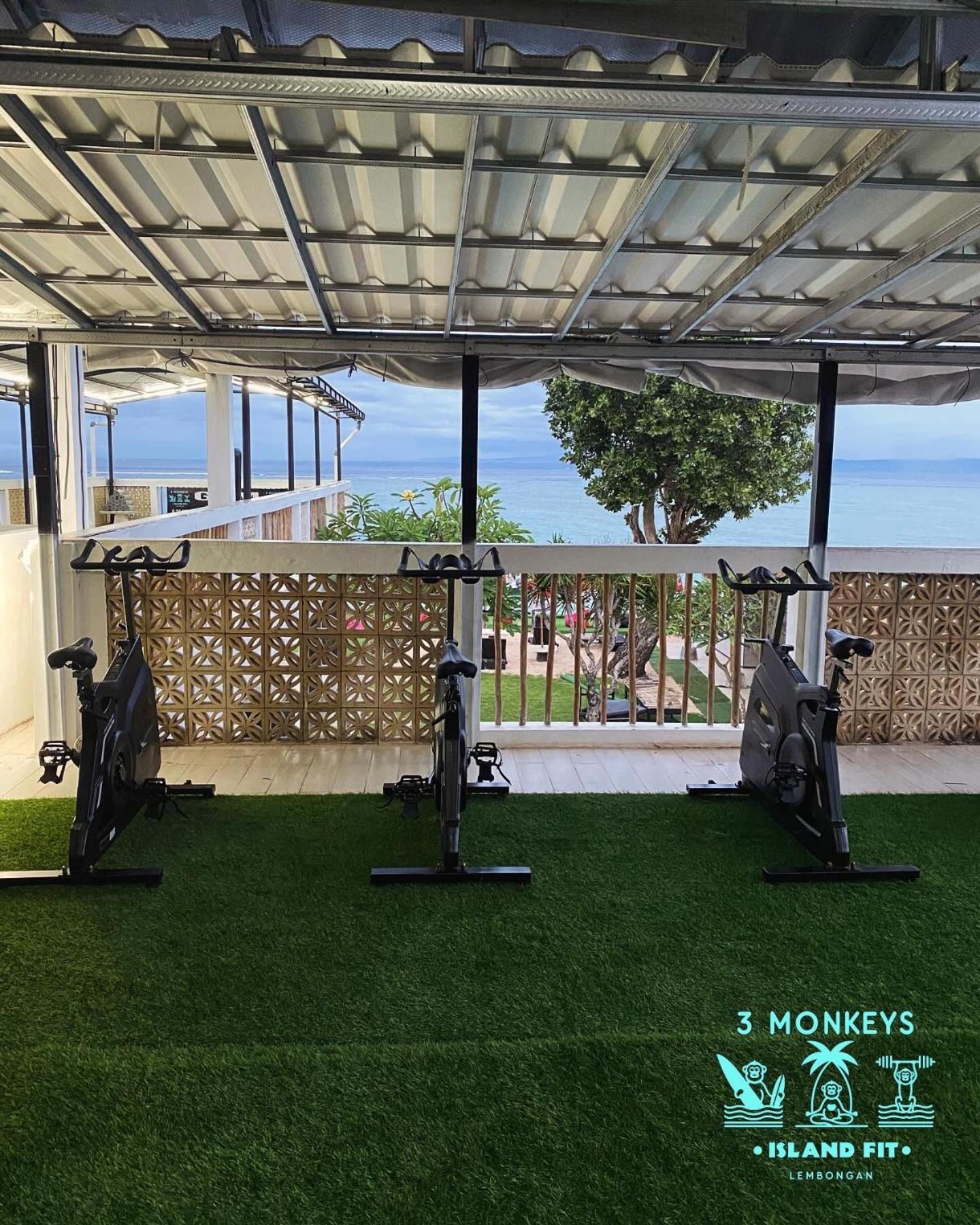 3 Monkeys Lembongan 42/50
