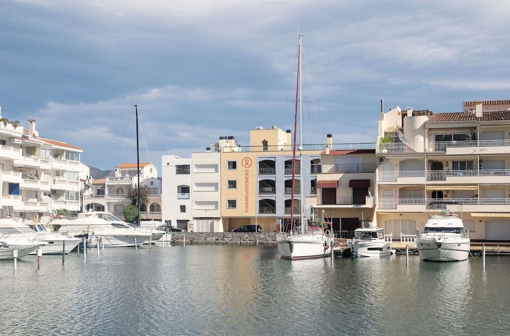 P And V Empuriabrava Marina 42/45