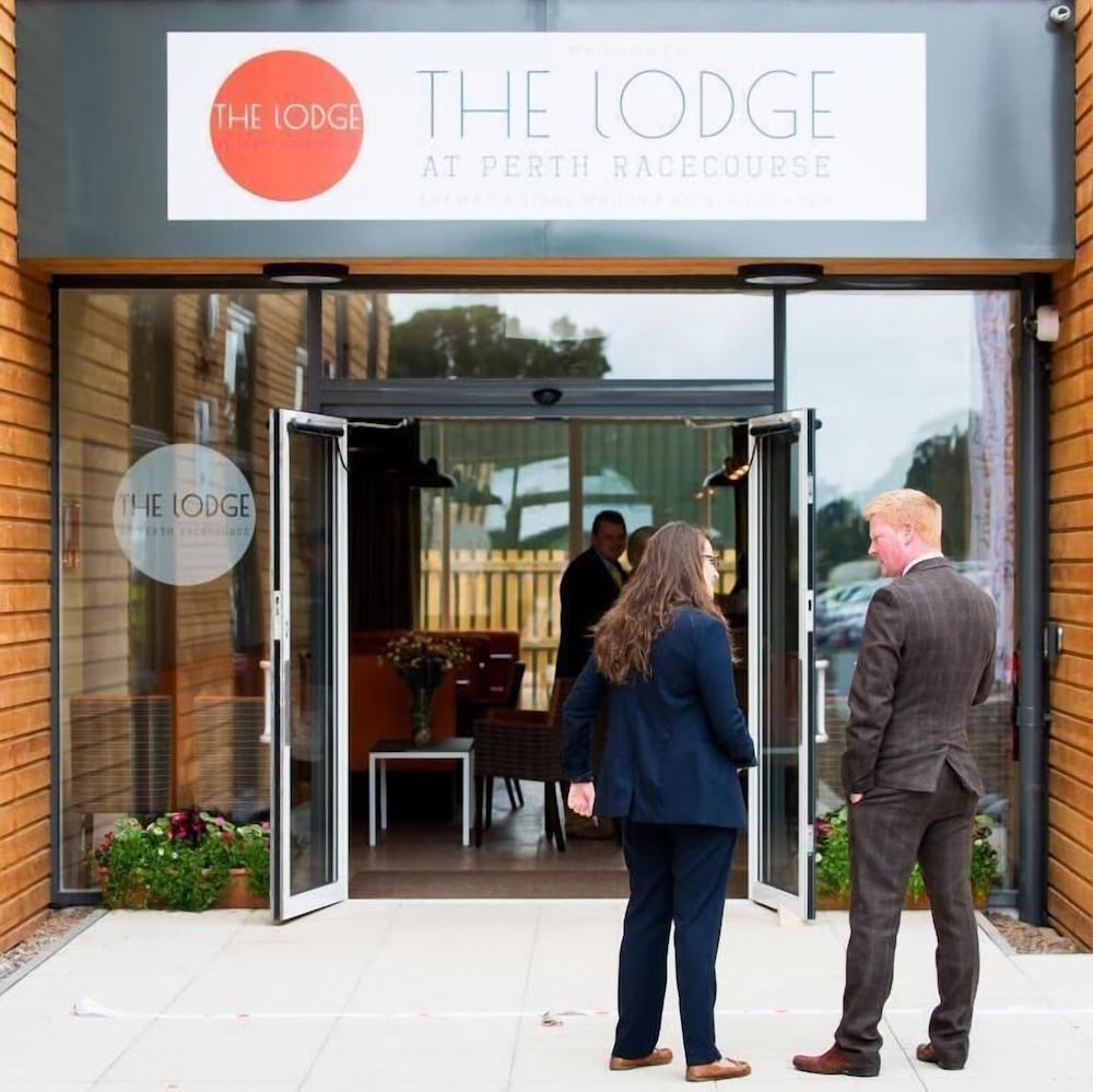 The Lodge At Perth Racecourse 2/62