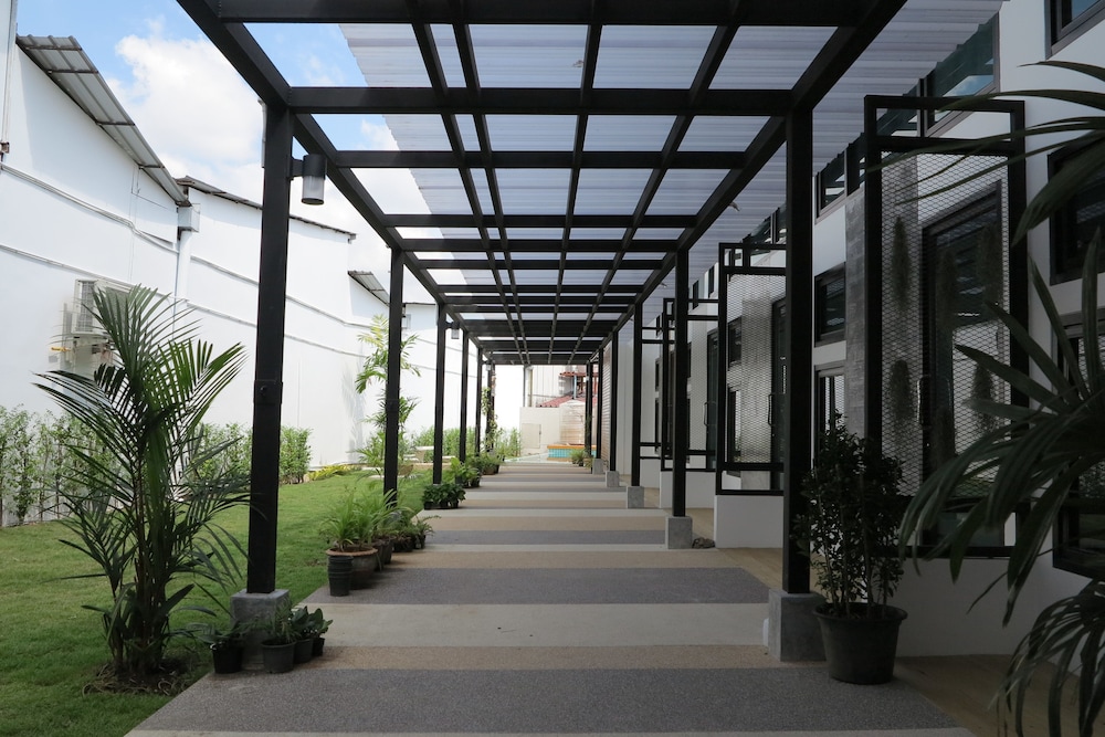 Chillhub Hostel 18/24