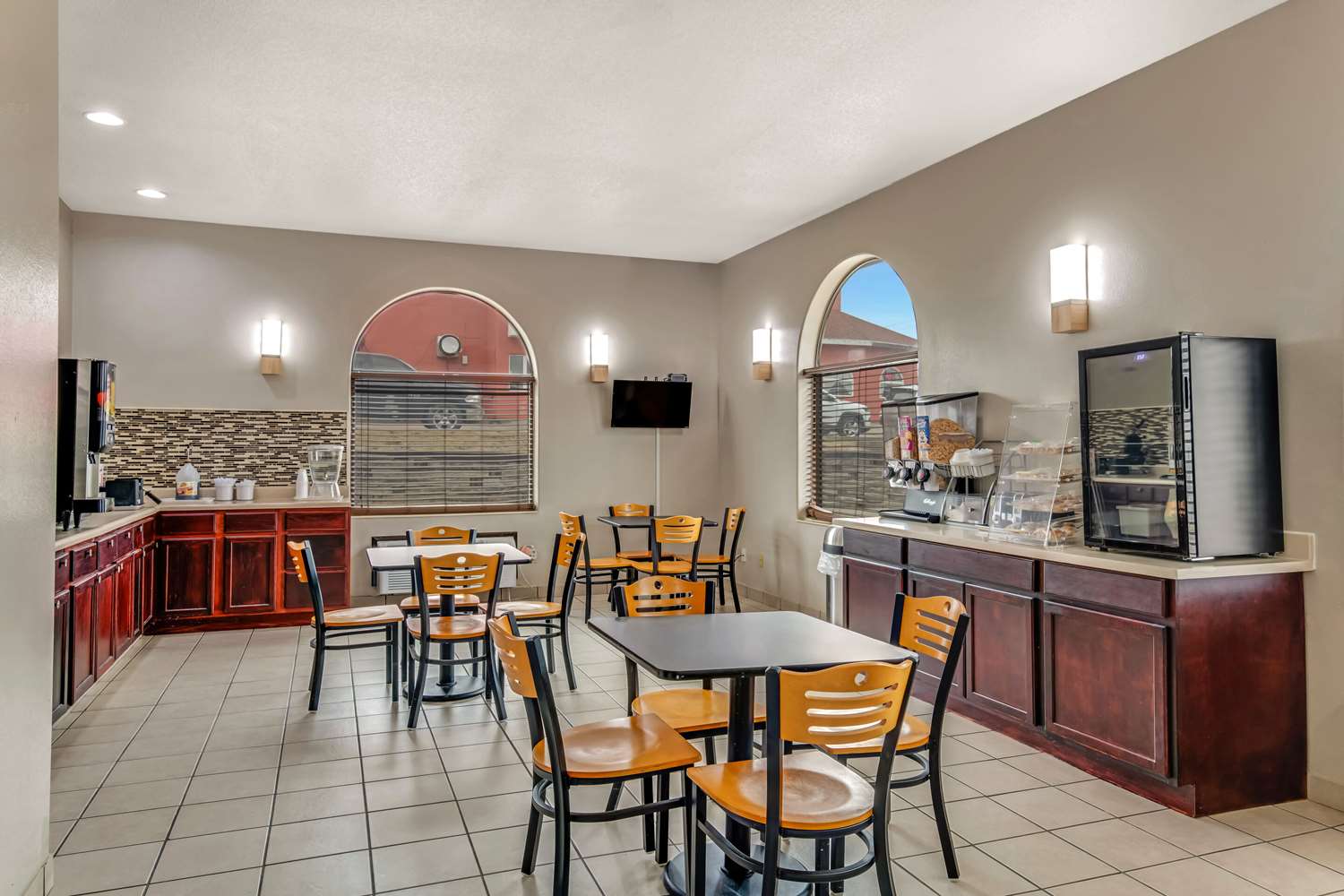 Rodeway Inn Red Oak IA 18/27