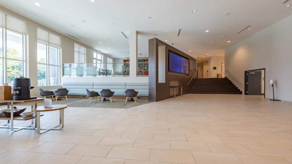 Courtyard by Marriott Atlanta Dunwoody 11/82