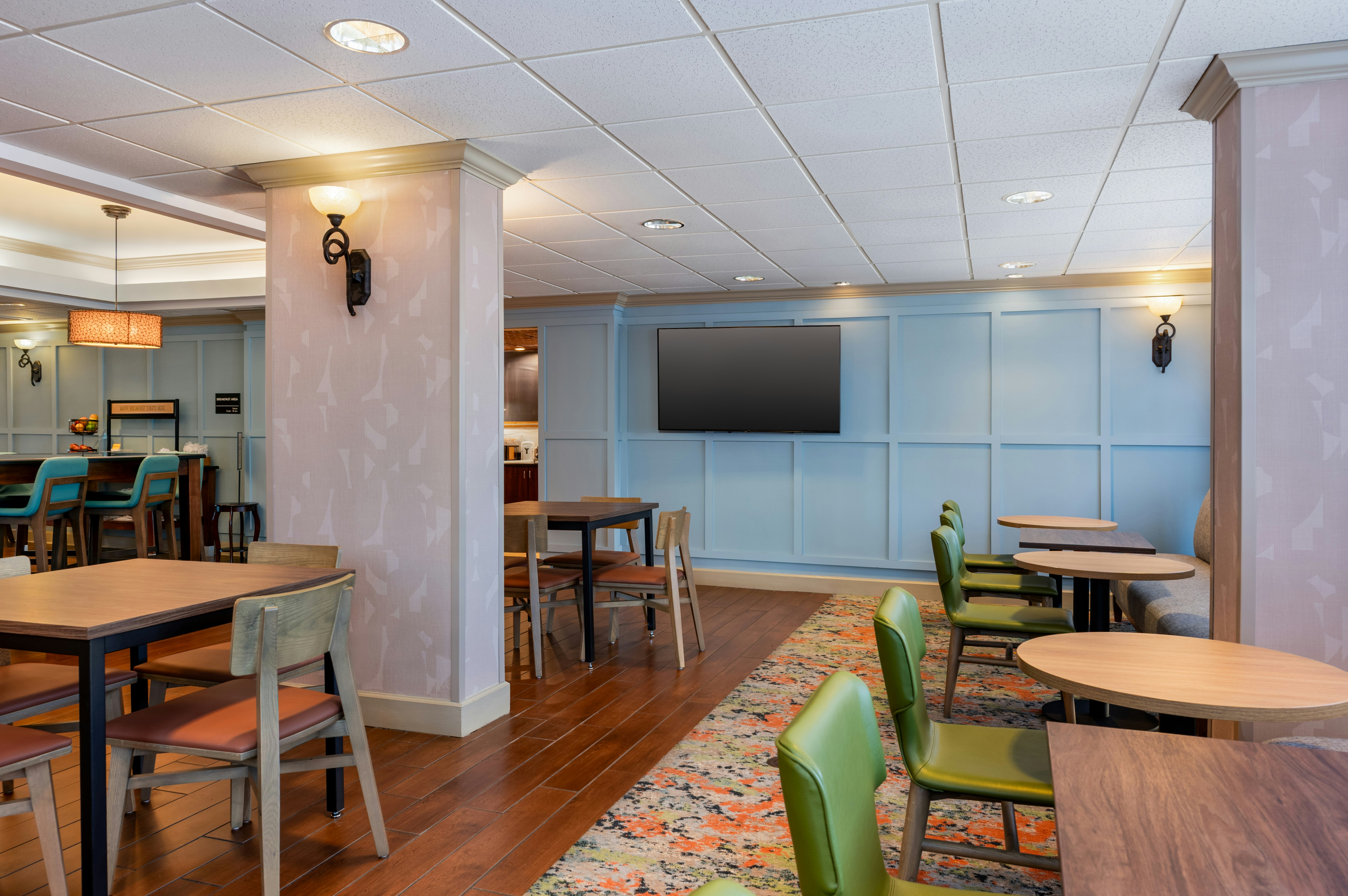 Hampton Inn South Hill 13/18