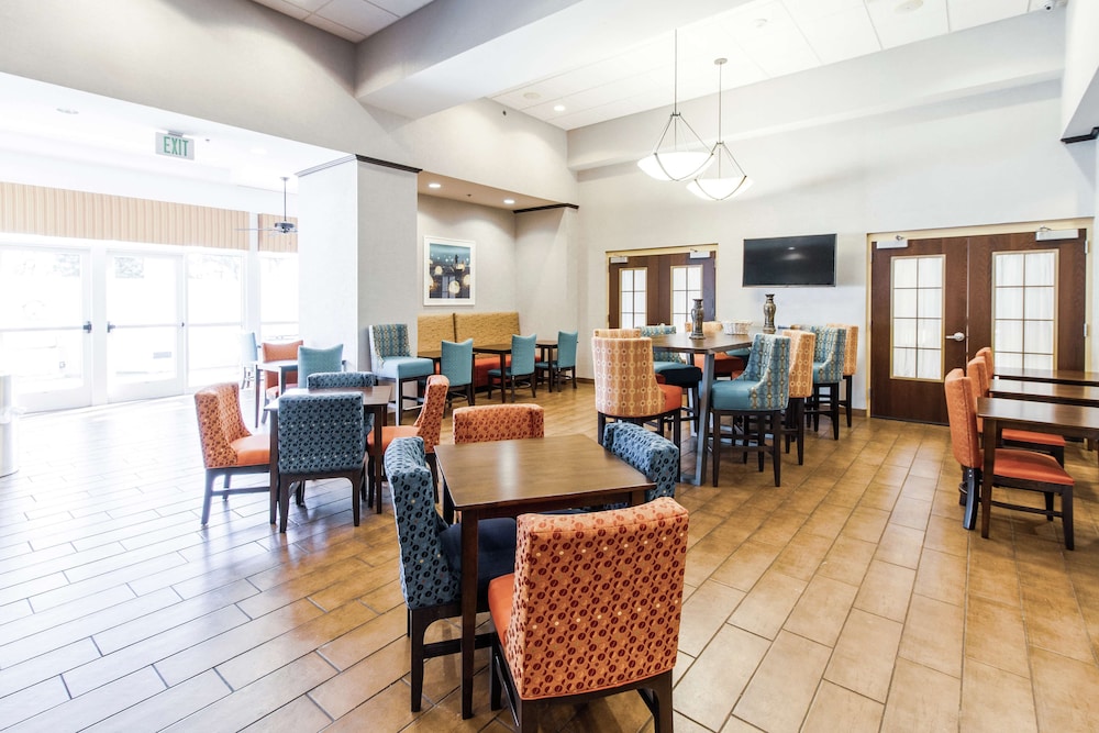 Hampton Inn And Suites Huntsville Southeast Hampton Cove Al 40/49