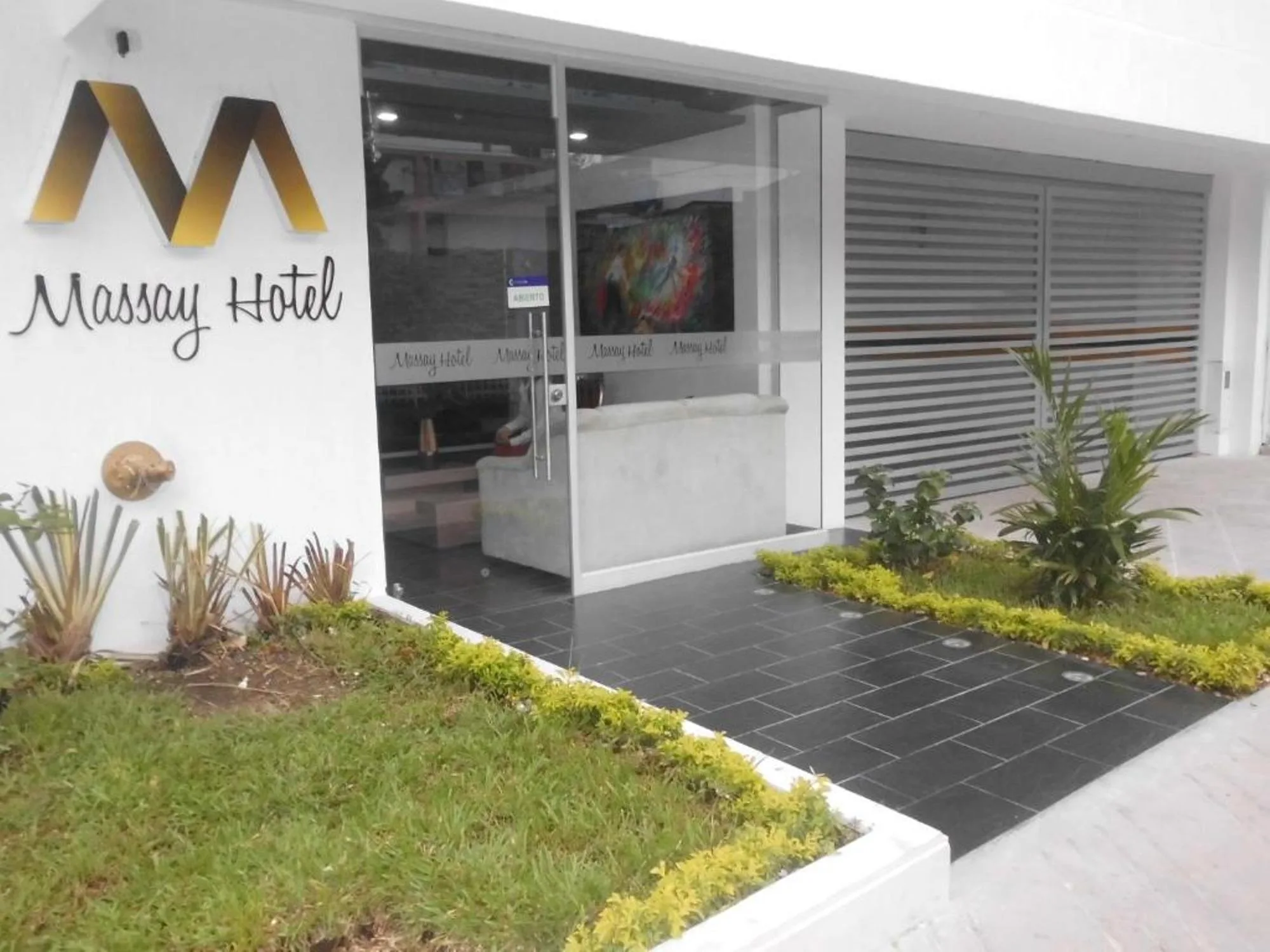 Hotel Massay 9/10